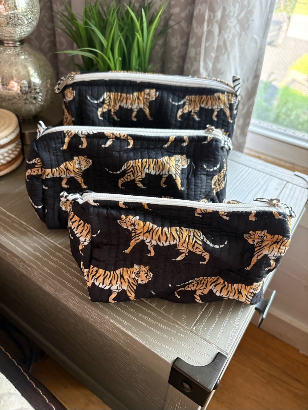 Tiger Print Quilted Cosmetic Bag Set - Black